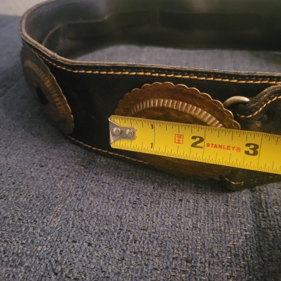 SOUTHWESTERN STYLE CONCHO LEATHER BELT  SZ 34" - Picture 3 of 16